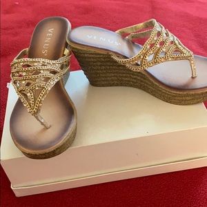 Venus gold wedges